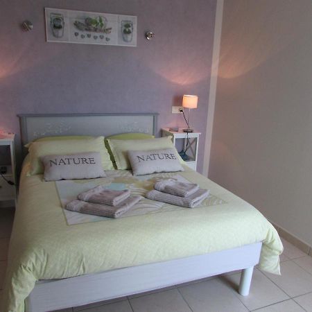 Bed and Breakfast Chambre D'Hotes La Basse Gougeonniere Neuvy-en-Mauges Exterior foto